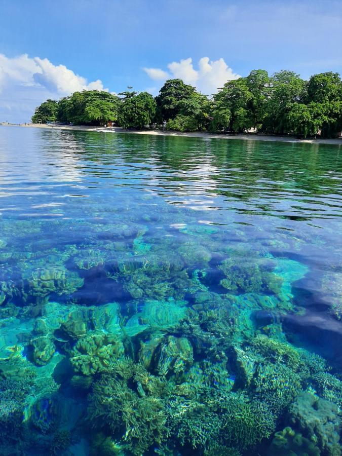 Blue Shark Divers Bunaken Buitenkant foto