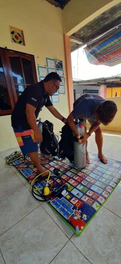 Blue Shark Divers Bunaken Buitenkant foto