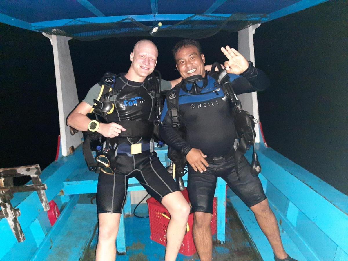 Blue Shark Divers Bunaken Buitenkant foto