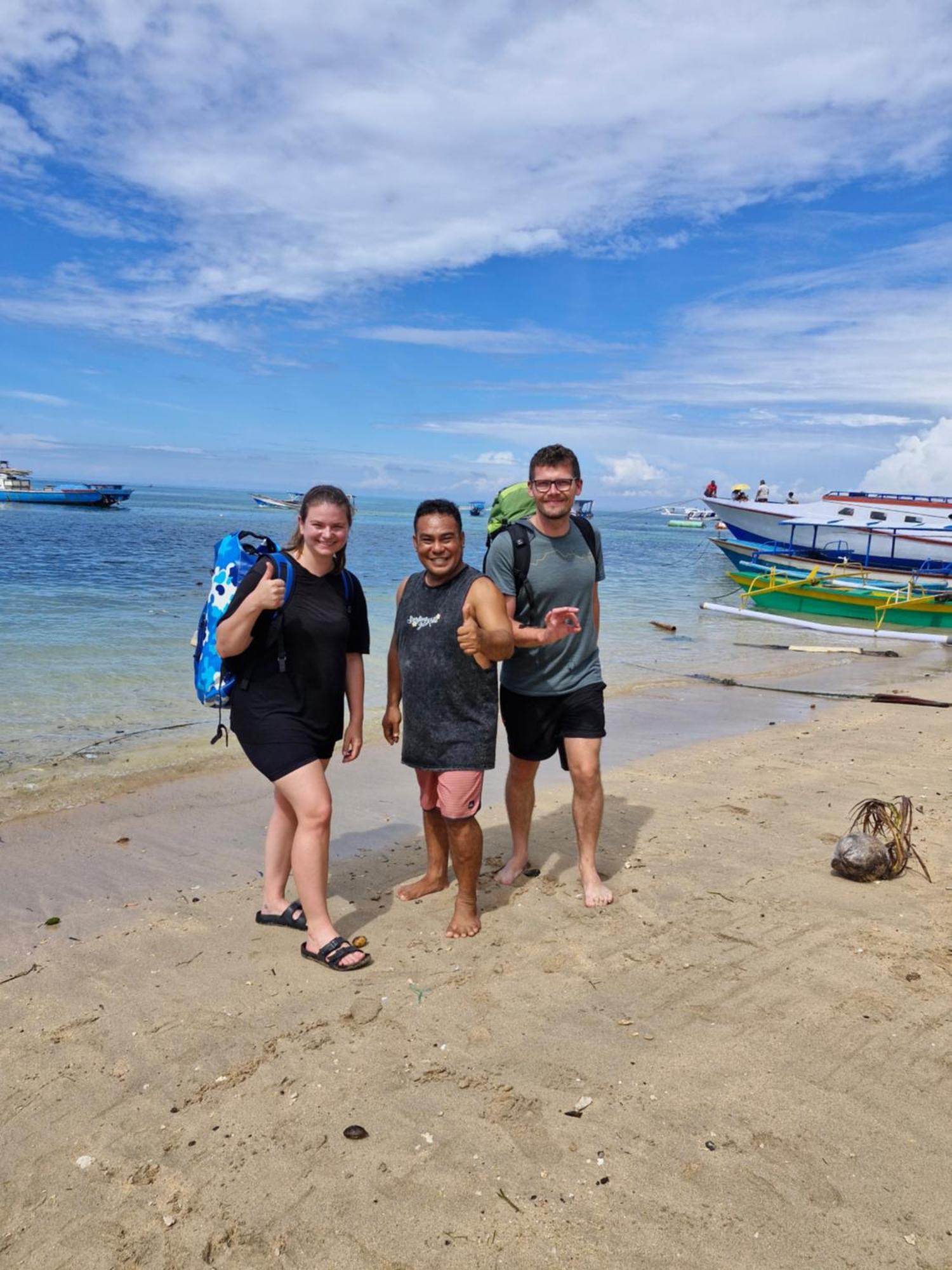Blue Shark Divers Bunaken Buitenkant foto