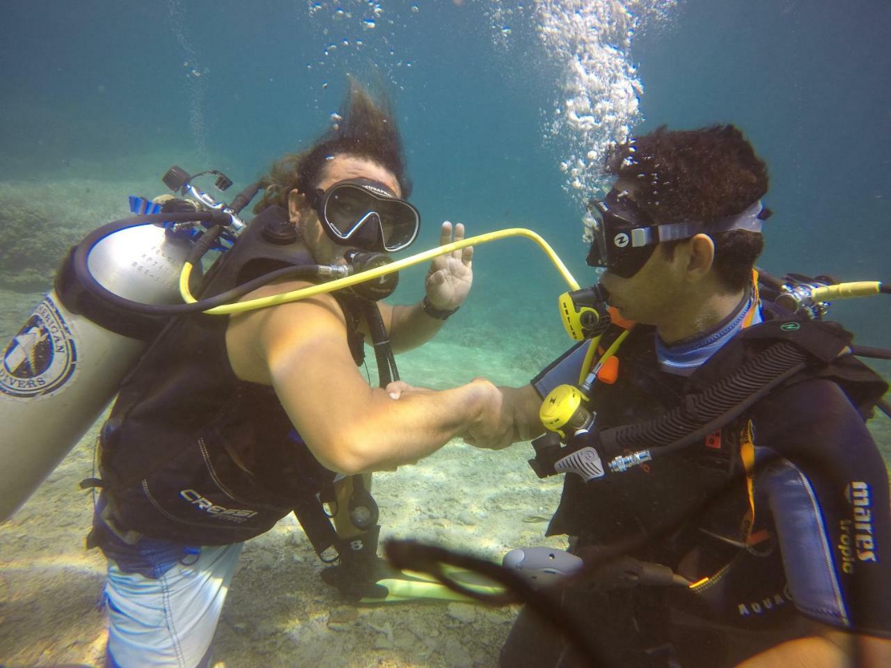 Blue Shark Divers Bunaken Buitenkant foto